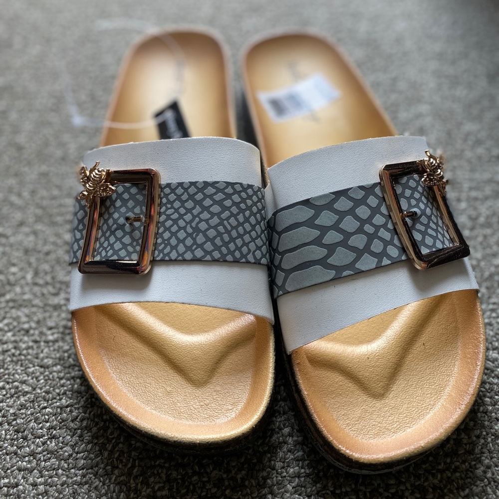 NWT Cute Bumblebee Slides by Henry Ferrera